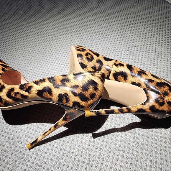 Leopard print high heels - Picture 2 of 3